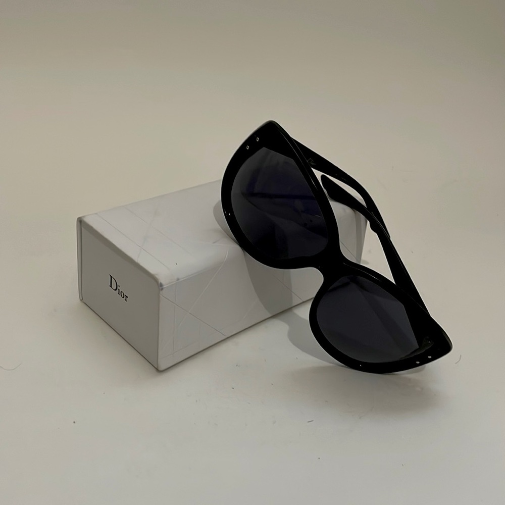 Sunglasses Cristian Dior, in perfect condition. timeless and oversized modelo